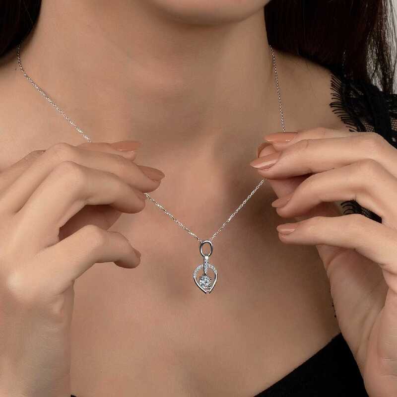 Swarovski%20Taşlı%20Gümüş%20Tektaş%20Bayan%20Kolye